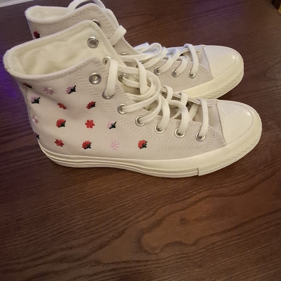 NEW Converse Chuck 70 Floral Embroidery Desert Sand - Picture 5 of 6